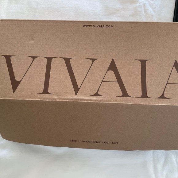 Shoes - Picture 5 of 9